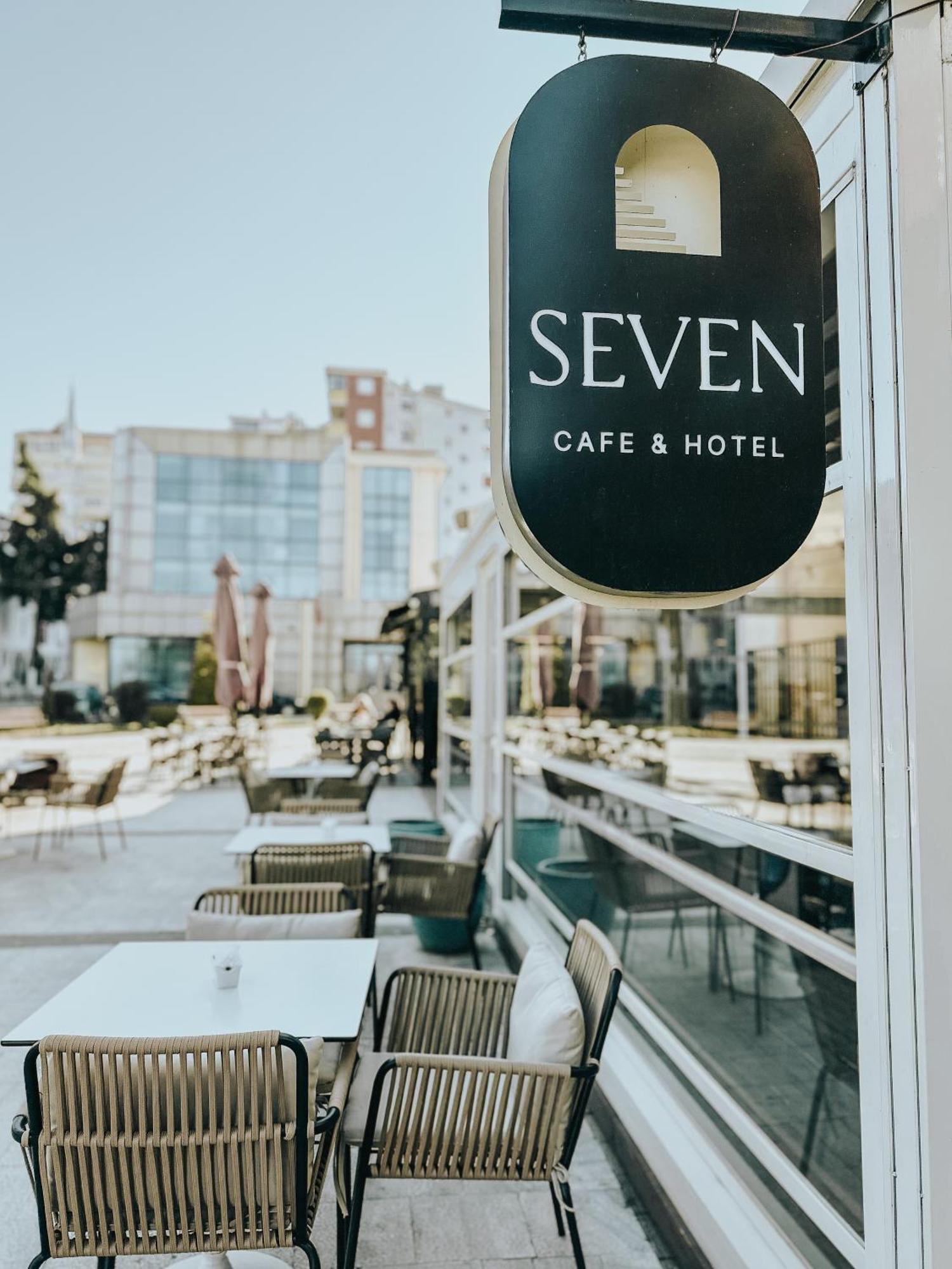 Seven Cafe & Hotel Pogradec Bagian luar foto